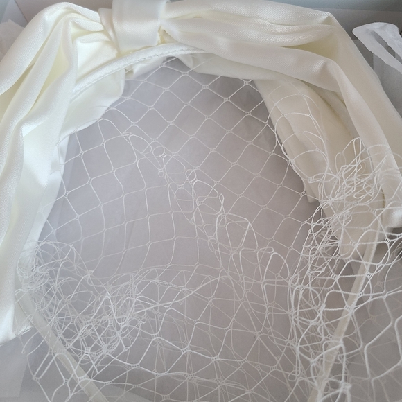 Kristin Ess Hair The Veil Headband Bright White Bridal Veil Bride Open Box - Picture 3 of 6